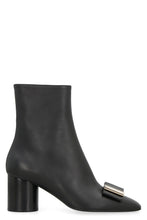 Load image into Gallery viewer, Leonia leather ankle boots