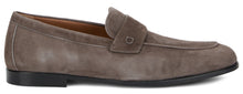 Load image into Gallery viewer, Suede loafers