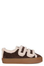 Load image into Gallery viewer, Sneakers with fur
