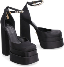 Load image into Gallery viewer, Medusa Aevitas satin pumps
