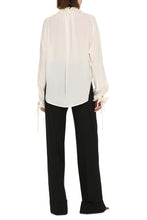 Load image into Gallery viewer, Crêpe-silk blouse