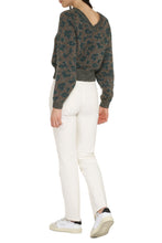 Load image into Gallery viewer, V neck pullover