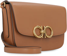 Load image into Gallery viewer, Trapezio leather crossbody bag