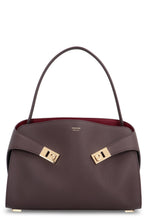 Load image into Gallery viewer, Leather shoulder bag