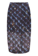 Load image into Gallery viewer, Gonna Sokna in printed silk