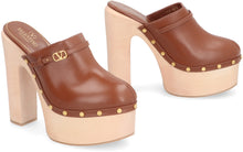 Load image into Gallery viewer, Valentino Garavani - Tan-Go leather platform mules