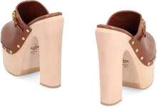 Load image into Gallery viewer, Valentino Garavani - Tan-Go leather platform mules