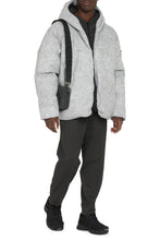 Load image into Gallery viewer, Hooded full-zip down jacket