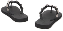 Load image into Gallery viewer, Cagole flip-flops with studs
