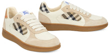 Load image into Gallery viewer, Sneakers with tartan details