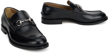 Load image into Gallery viewer, Leather loafer with clasp