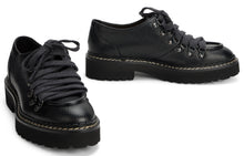 Load image into Gallery viewer, Laced leather shoes