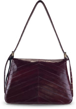 Load image into Gallery viewer, Flap shoulder bag in leather