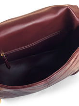 Load image into Gallery viewer, Flap shoulder bag in leather