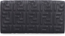 Load image into Gallery viewer, Baguette leather wallet on chain