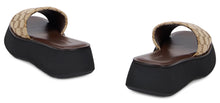 Load image into Gallery viewer, Slippers in fabric