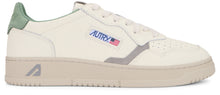 Load image into Gallery viewer, Sneakers Medalist low-top in leather