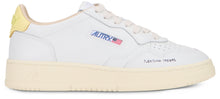 Load image into Gallery viewer, Low-top sneakers Medalist in leather