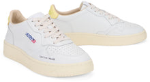 Load image into Gallery viewer, Low-top sneakers Medalist in leather