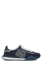 Load image into Gallery viewer, Sneakers with logo