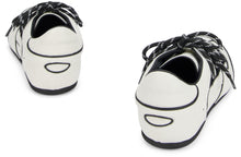 Load image into Gallery viewer, Sneaker with contrast details