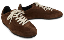 Load image into Gallery viewer, Sneakers in Suede
