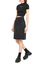 Load image into Gallery viewer, Logo detail cropped t-shirt