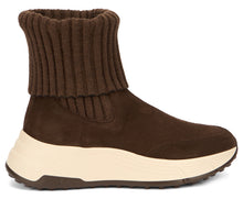Load image into Gallery viewer, Suede ankle boots