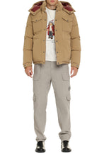 Load image into Gallery viewer, Fornas short down jacket
