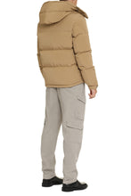 Load image into Gallery viewer, Fornas short down jacket