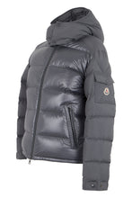 Load image into Gallery viewer, Padded jacket with hood