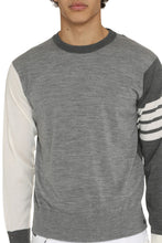 Load image into Gallery viewer, Crew-neck wool sweater