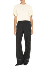 Load image into Gallery viewer, Logo detail cropped t-shirt