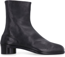 Load image into Gallery viewer, Tabi leather ankle boots