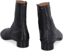 Load image into Gallery viewer, Tabi leather ankle boots