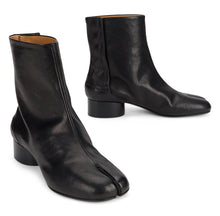 Load image into Gallery viewer, Tabi ankle boots in nappa