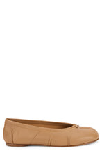 Load image into Gallery viewer, Ballerina Tabi in suede
