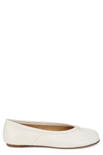 Load image into Gallery viewer, White Tabi ballerinas