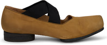 Load image into Gallery viewer, Leather ballet flats