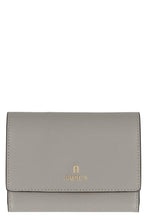 Load image into Gallery viewer, Furla Camelia M Leather wallet