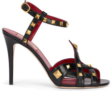 Load image into Gallery viewer, Sandals with studs