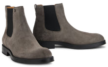 Load image into Gallery viewer, Chelsea boots