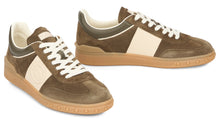 Load image into Gallery viewer, Sneakers with logo
