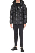 Load image into Gallery viewer, Dougnac hooded full-zip down jacket