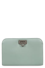 Load image into Gallery viewer, Diana leather clutch