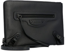 Load image into Gallery viewer, Pebbled leather clutch