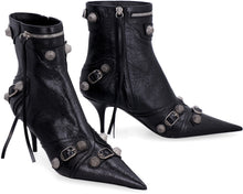 Load image into Gallery viewer, Cagole leather pointy-toe ankle boots