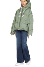 Load image into Gallery viewer, Puff Khris Iconic hooded down jacket
