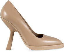 Load image into Gallery viewer, Leather pumps
