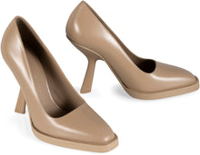 Load image into Gallery viewer, Leather pumps

